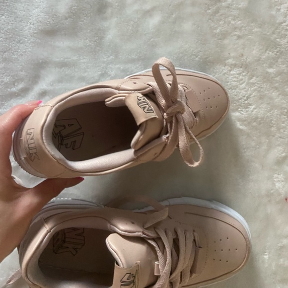 Nike Airforces - Picture 6 of 6